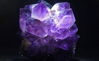 紫水晶怎么通灵，紫水晶怎么通灵的